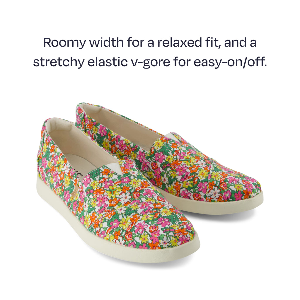  alpargata plus - roomy width for a relaxed fit, and a stretchy elastic v-gore for easy on/off.
