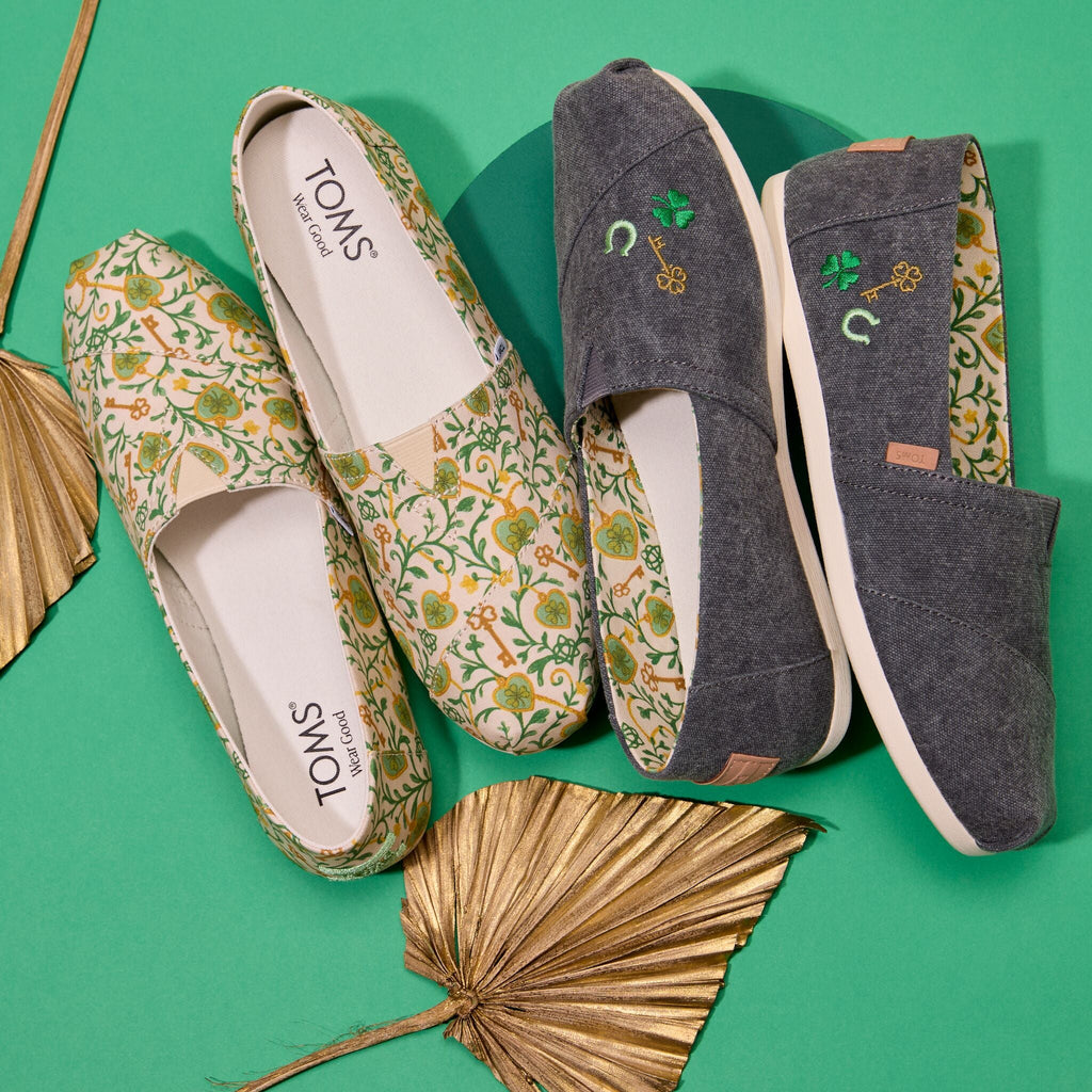 Laydown image of the embroidered St. Patrick's Days chambray Alpargata