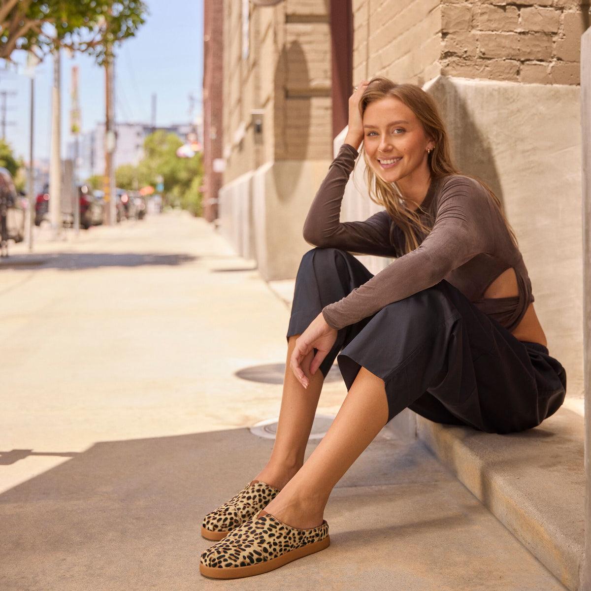 On model image of the Womens Alpargata Ease Mule Brown Sugar Leopard Print Hair