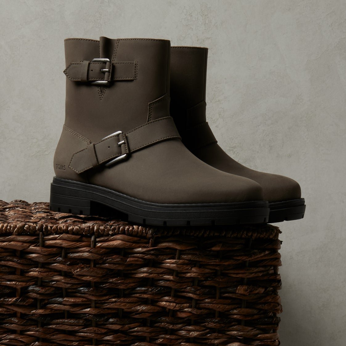 Laydown image of the Canteen Nubuck Leather Ionie boots
