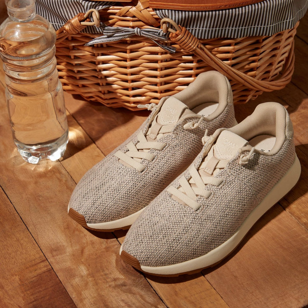 Laydown image of the fog textured melange suede TRVL Lite Cabrillo lace up sneaker