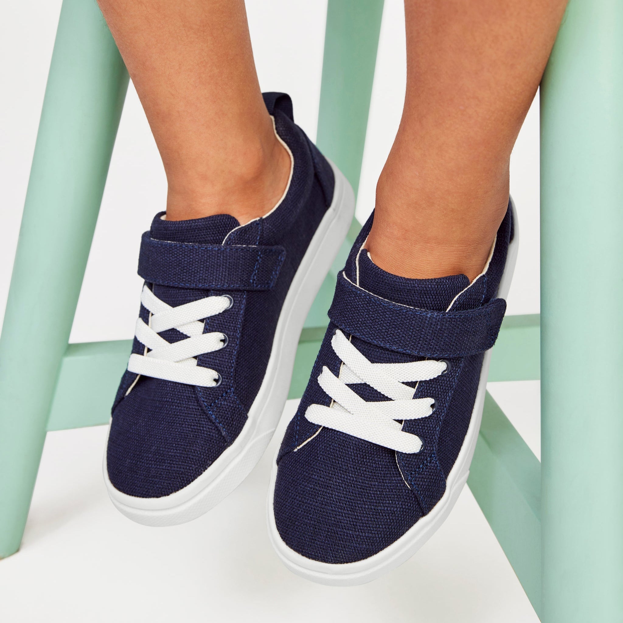 ＣＣＢ ＮＡＫ-lＤＳ ネイキッズ Cruz Lace-Up Navy Heritage Canvas Kids Sneaker – TOMS.com