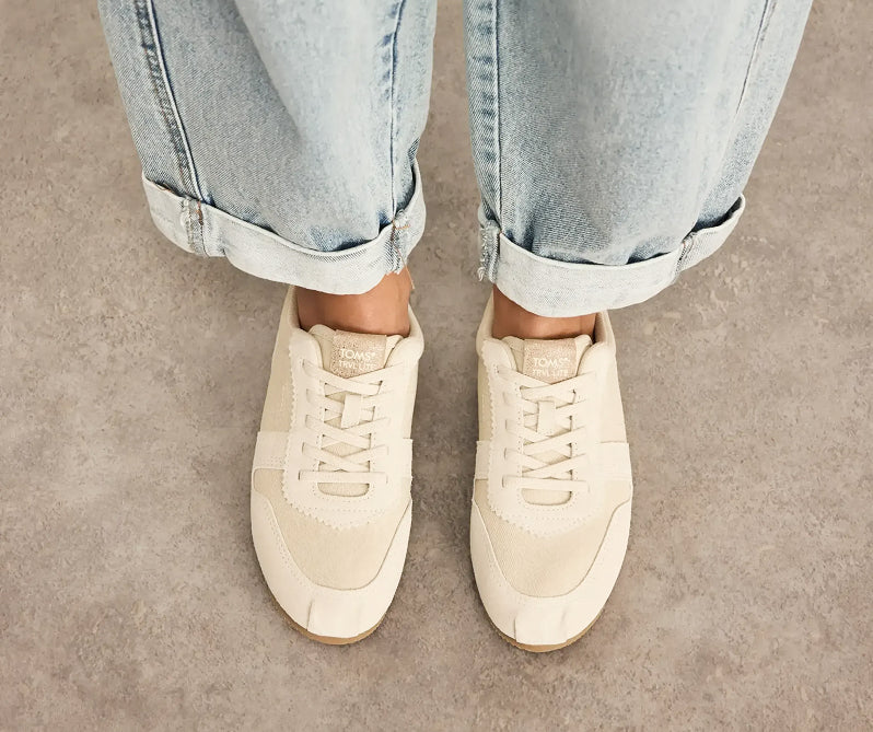 Women's TRVL Lite Palisade Sneaker in Water Repellent Fog Vintage Twill on model.