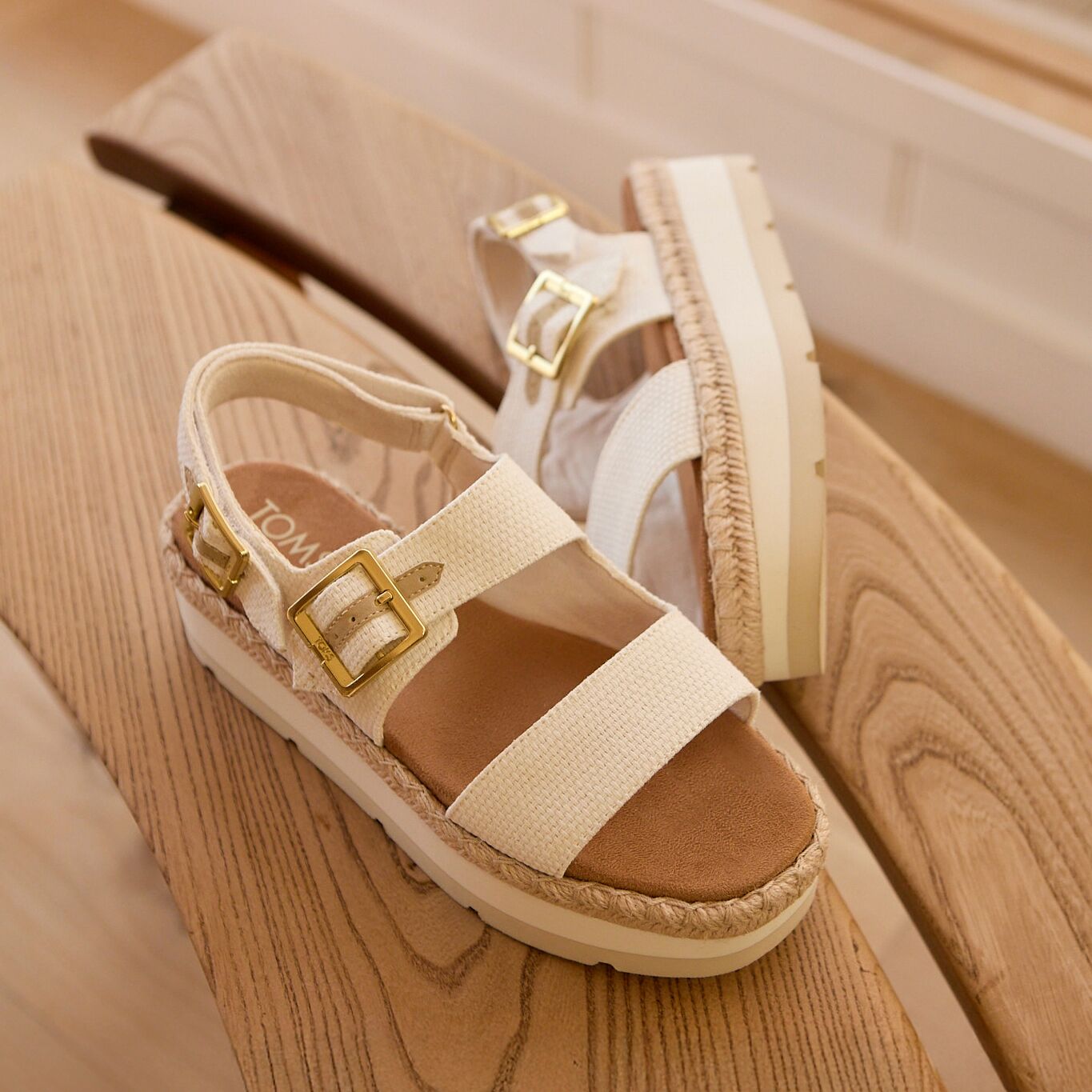Womens Giana Flatform Sandal White Woven – TOMS.com