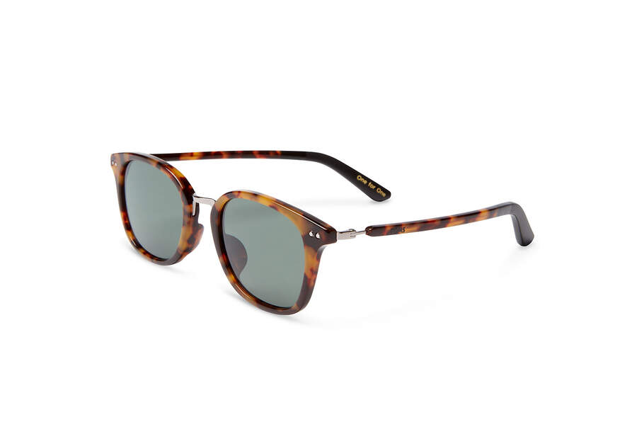 Barron Amber Tortoise Polarized Side View Opens in a modal