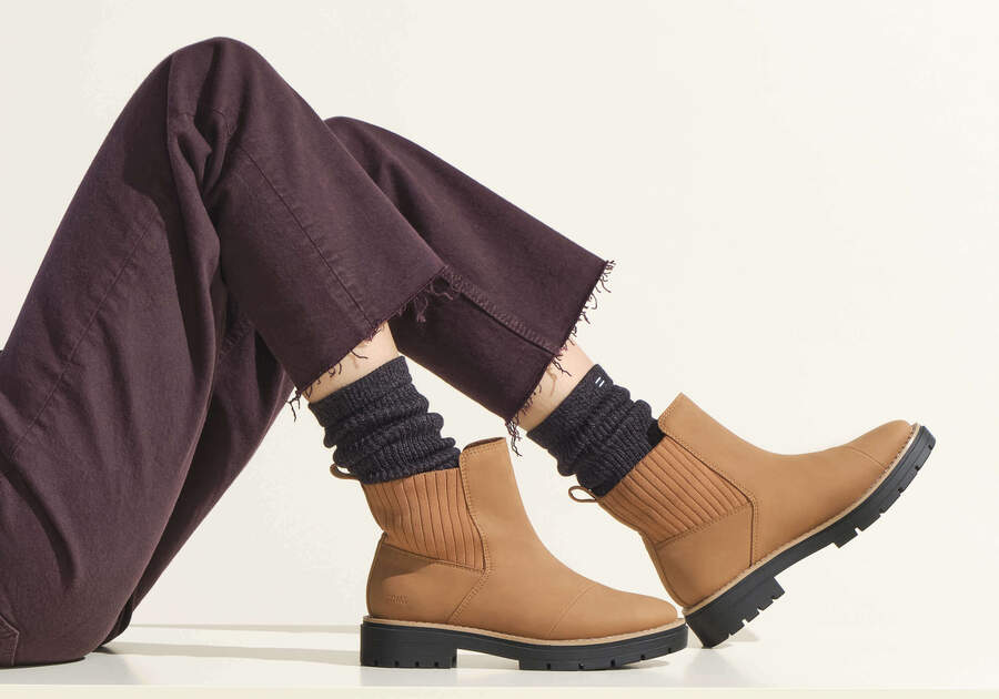 finansiere på Manhattan Women's Brown Synthetic Cort Boots | TOMS